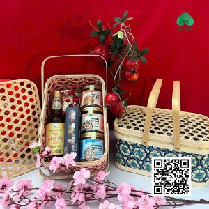 Set quà Tết Việt giỏ mây tre.