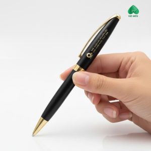Bút ký khắc tên, logo riêng nắp vặn