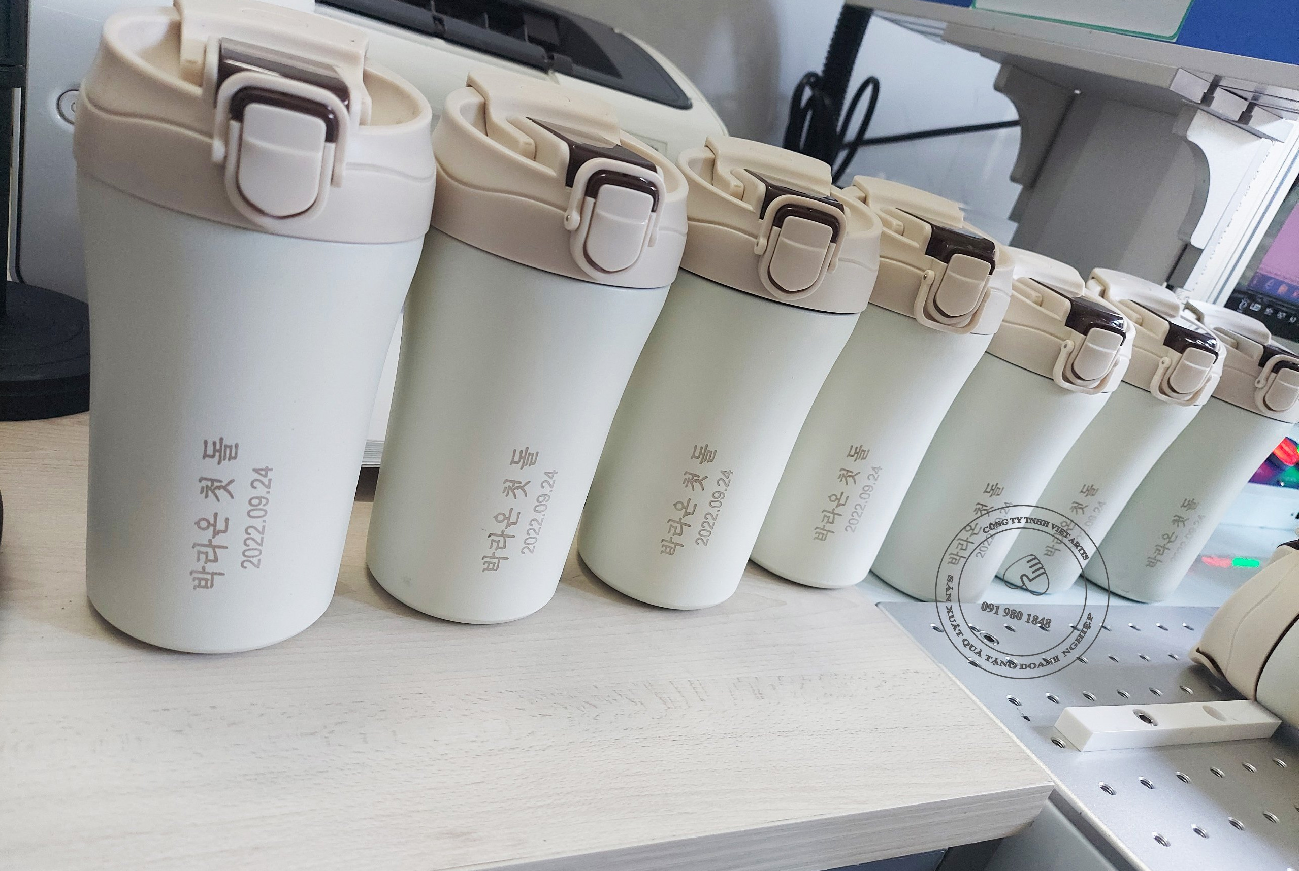 Ly nước giữ nhiệt khắc tên - quà tặng sinh nhật công ty - quà kỉ niệm - Ảnh 3