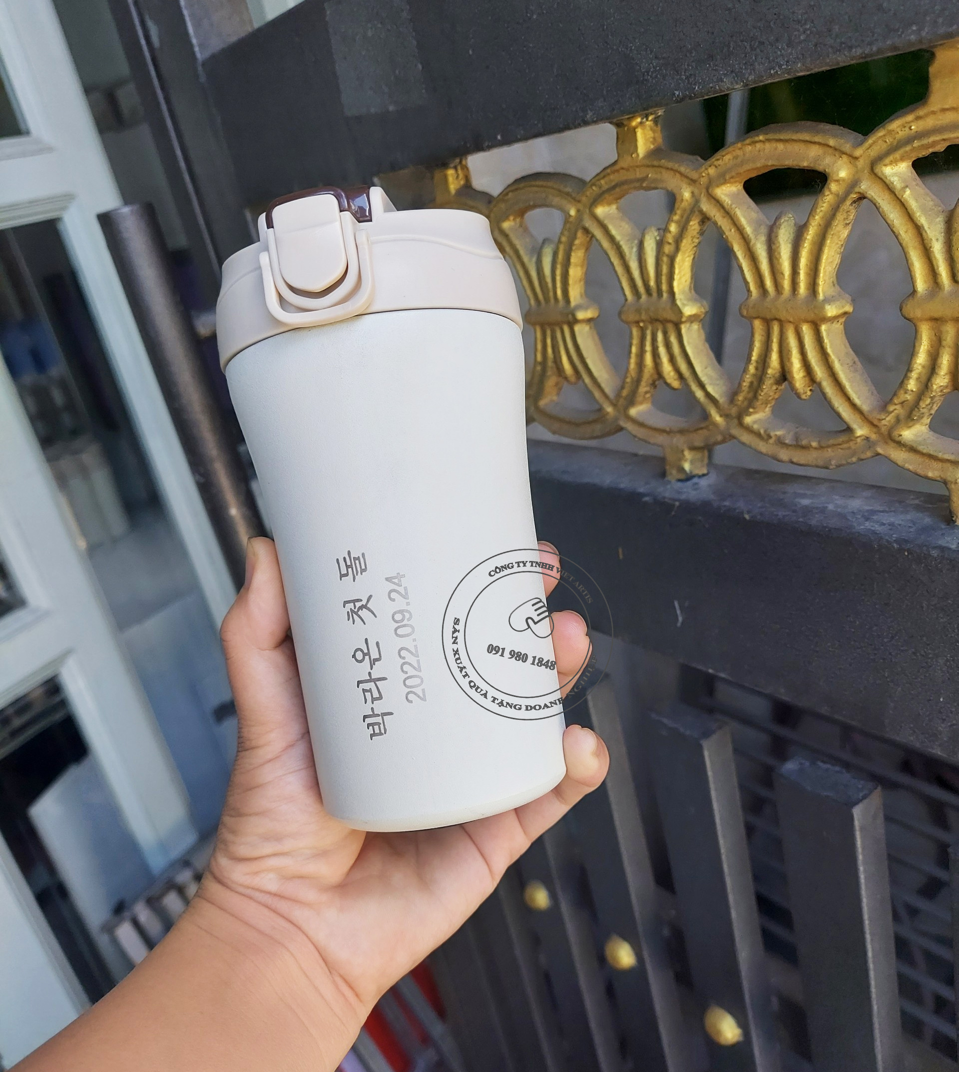 Ly nước giữ nhiệt khắc tên - quà tặng sinh nhật công ty - quà kỉ niệm