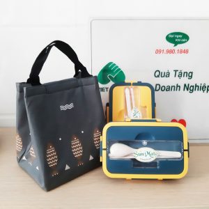 Hộp cơm in logo SUNMATE 3 ngăn kèm muỗng đũa