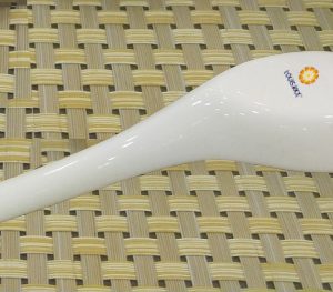 Muỗng sứ in logo quà tặng doanh nghiệp Giá rẻ CH001