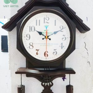 Đồng Hồ Treo Tường Hình Mái Nhà Có Lắc Quả Lắc